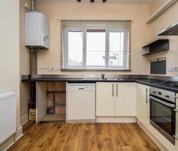 2 bedroom terraced house to rent - Photo 4