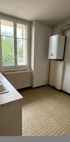 Location Appartement 4 pièces 83m² BOURG EN BRESSE 01000 - Photo 1