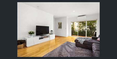 13 Cavalry Circuit, Maribyrnong VIC 3032 - Photo 2