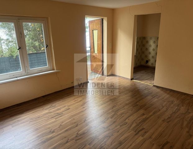 Sehr helle 2 Raum-Whg. mit Ausblick über die Stadt und Garage und *Bungalow auf dem Grundstück - Foto 1