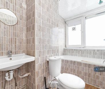 1 bedroom in a house share to rent - Photo 6