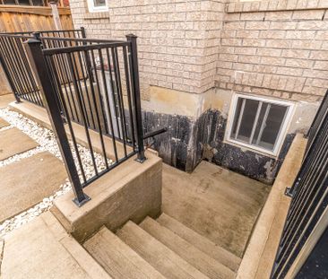 For Lease - 220 Castle Oaks Crossing N/A, Brampton, Ontario - Photo 5