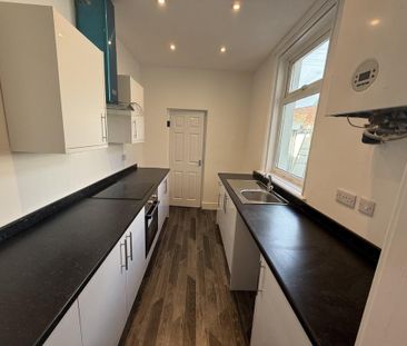 2 bedroom terraced house to rent - Photo 3
