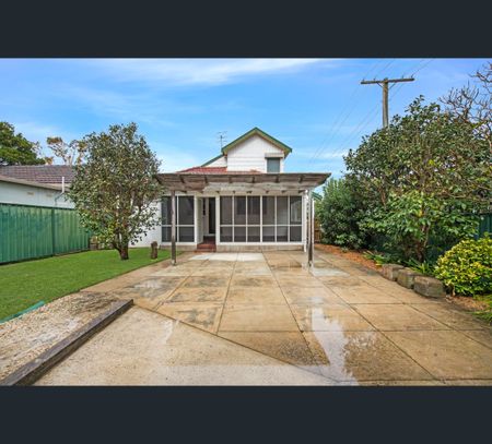 10 Charlton Street, Toowoon Bay, NSW 2261 - Photo 4