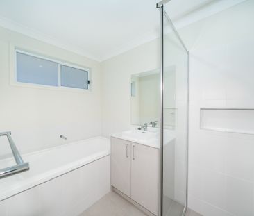 17 Tiger Quoll Drive, Lake Cathie NSW 2445 - House For Rent | Domain - Photo 5