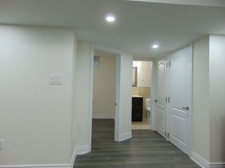 For Lease - 2450 Credit Valley Road, Mississauga, Ontario - Photo 4