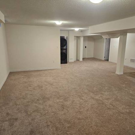 1,300-sqft Studio, 1-Bath + 2 Parking/AC/Private Laundry Inc - Photo 3