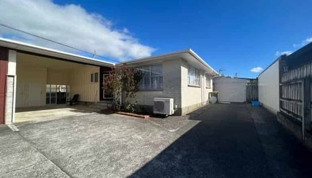 Convenient 2 bedroom property - Photo 3