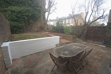 1 Bed Flat, Southfields Road, SW18 - Photo 4