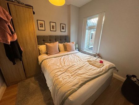11 Windsor Drive, Belfast BT9 7FH - Photo 4