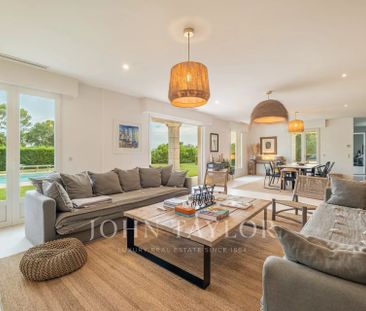 Maison à louer Mougins, Cote d'Azur, France16 500 EUR / Mois - Photo 2