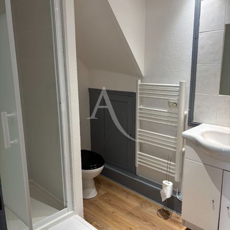 Location Appartement 2 pièces 29m² FONTENAY LE COMTE 85200 - Photo 3