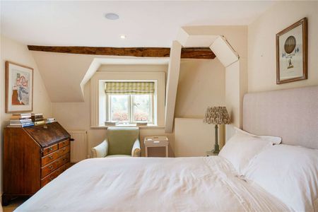 Substantial Country Residence in the heart of Coln St. Aldwyns. - Photo 4