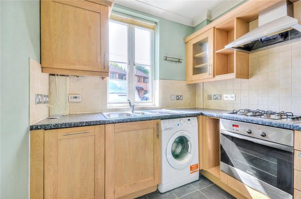 4 bedroom terraced house to rent - Photo 1