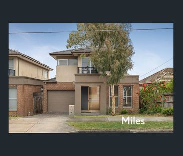 SENSATIONAL MODERN LIVING IN EXCELLENT LOCATION! - Photo 2