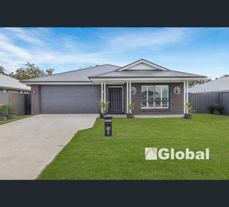11 Floraville Road, Belmont North, NSW 2280 - Photo 5