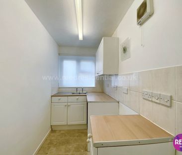 Wordsworth Court, Chelmsford - Photo 2