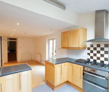 Room in a Shared House, Dalmore Road, SE21 - Photo 3