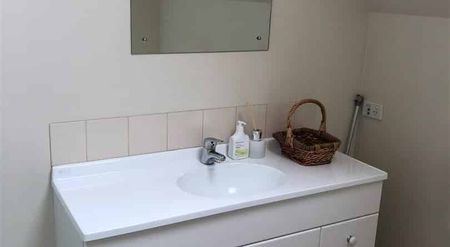 Two Bedrooms in Riccaton - Photo 5