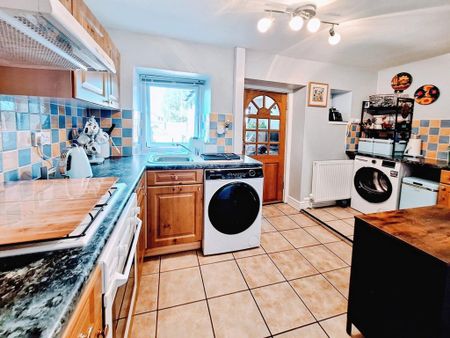 2 bedroom terraced house to rent - Photo 5