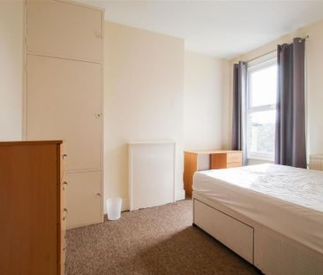 4 bedroom property to rent - Photo 5