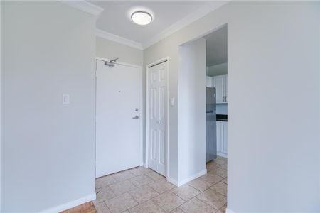 Imperial Towers - Photo 3