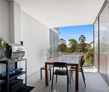 “Contemporary Oversized Luxurious One Bedroom Apartment” - Photo 4