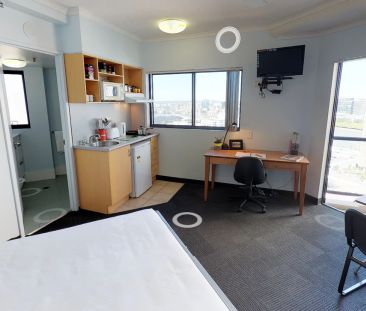 Studio in the CBD with views - Photo 1