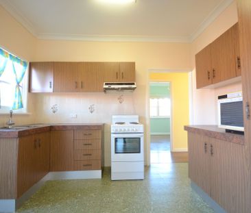 Family Home!! - Photo 5