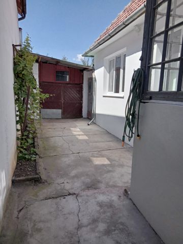 Casa cu 2 camere, suprafata de 70 mp, in zona Grivitei - Fotografie 3