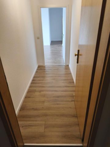 Erstbezug nach Renovierung - große 3 Raum Wohnung - Photo 4