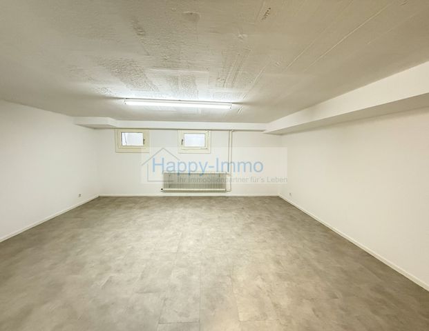 Besichtigung 14.11.Reiheneckhaus / 3 Schlafzimmer / Dachstudio / 2 Bäder / großer Garten / EBK / TG - Foto 1