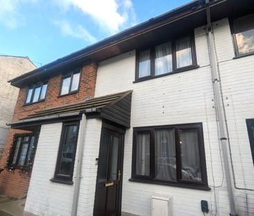 2 bedroom terraced house to rent - Photo 3