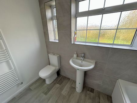 THE GLADE, LANGLEY, SO45 1ZP - Photo 4