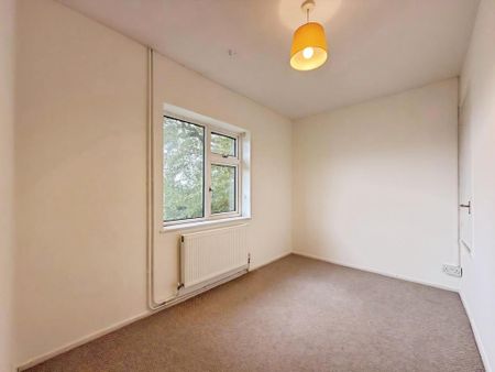 2 bedroom maisonette to rent - Photo 2