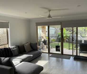 Upper Coomera - Photo 1