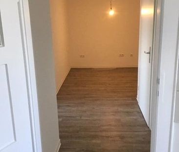 Renovierte und gut geschnittene 2-Zimmer-Wohnung ab sofort frei - Foto 4