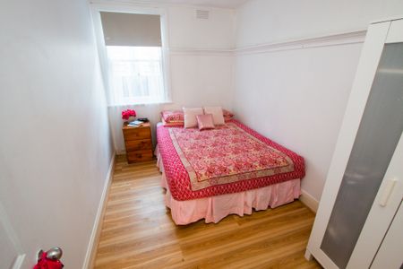 AMAZING FIVE BEDROOM HOUSE - Photo 5