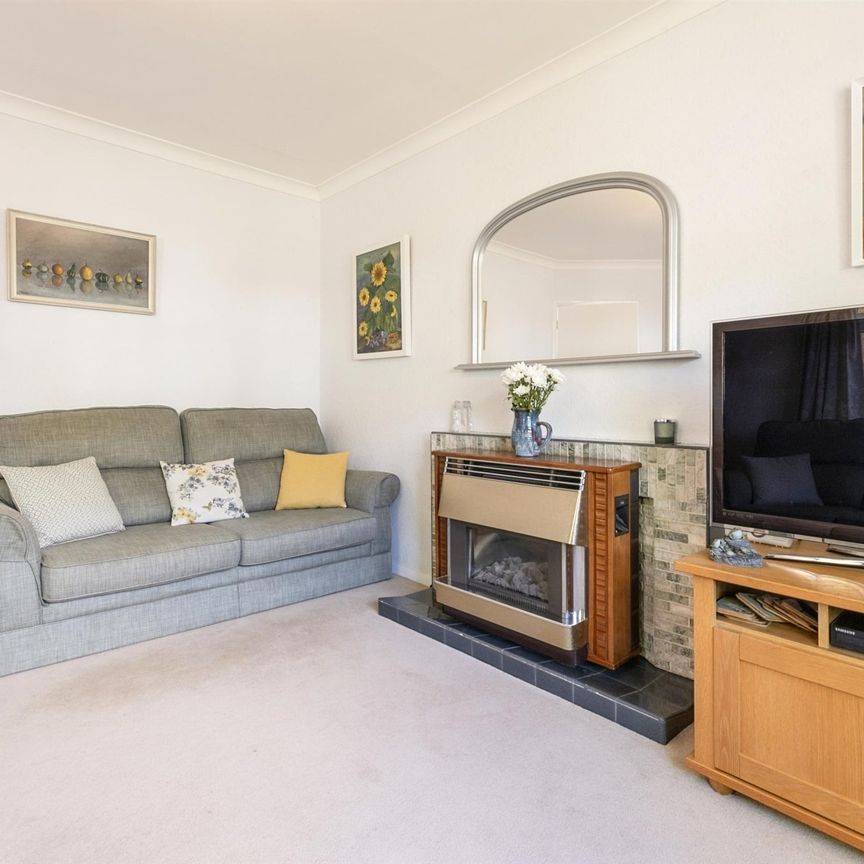 Fairview Road, Stevenage - Photo 1