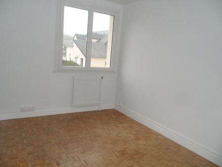 A LOUER - Quartier Maluettes - T3 de 63.50m² avec garage, balcon et cave - Photo 2