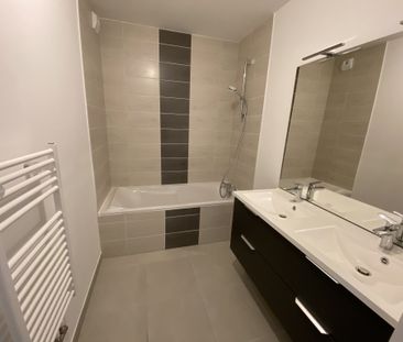 Location Appartement 3 pièces 65m² ANGERS 49000 - Photo 4