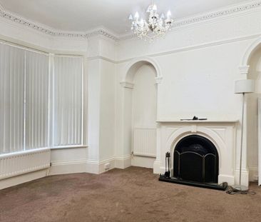 4 bedroom House To Let - Photo 4