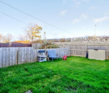 3 bedroom end of terrace house to rent - Photo 4