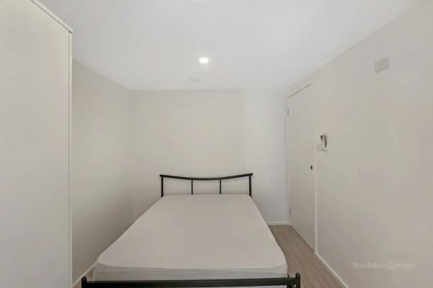 “TWO ROOM AVAILABLE WITH SPLIT SYSTEMS” - Photo 1