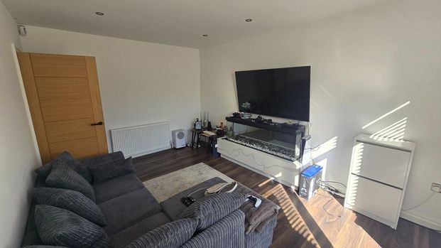 3 bedroom house share to rent - Photo 1