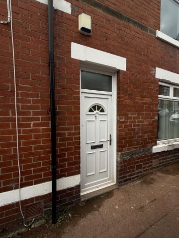 2 bedroom terraced house to rent - Photo 4