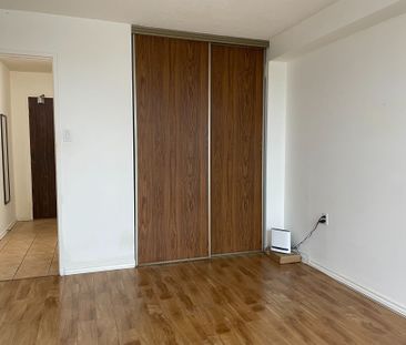 For Lease - 18 Knightsbridge Road Unit# 406, Brampton, Ontario - Photo 1