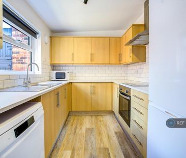 1 bedroom in a house share to rent - Photo 6