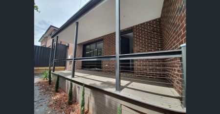 MODERN TOWNHOUSE - Photo 4