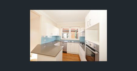 SUNDRENCHED 2 BEDROOM PLUS SUNROOM SEMI WITH PRIVATE GARDEN - Photo 3